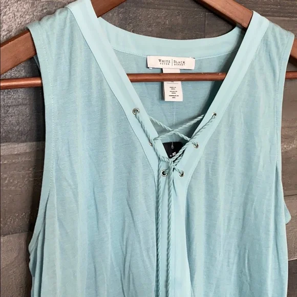 New White House Black Market V-Neck Sleeveless Top - Picture 5 of 7